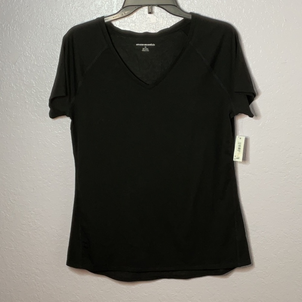 Amazon Essentials Black Basic V-Neck Short Sleeve T-shirt Size Medium. New!